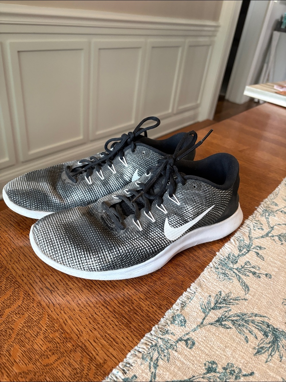 Nike Flex Run 2018 Mens - Black White